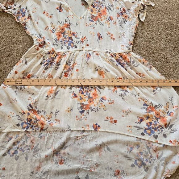 Torrid High Low Ivory Floral Cold Shoulder Short Sleeve V-Neck Top  Sz 2 (2X) - Picture 9 of 14